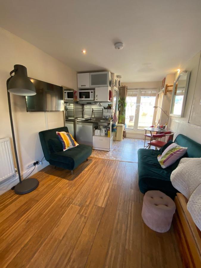 Little Brighton Beach Apartments - Also Separate Spa Cabin And Watersports Exterior photo