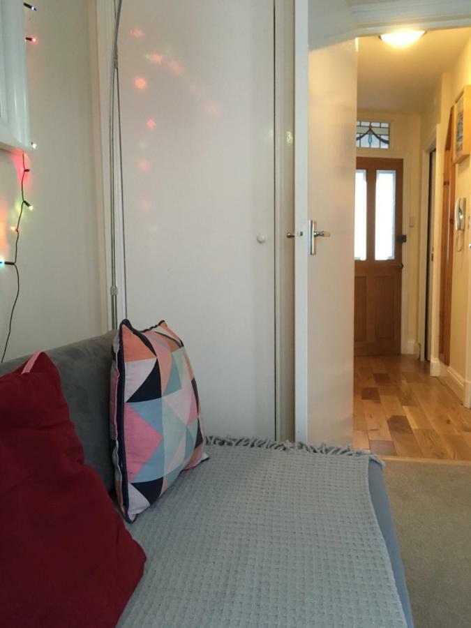 Little Brighton Beach Apartments - Also Separate Spa Cabin And Watersports Exterior photo